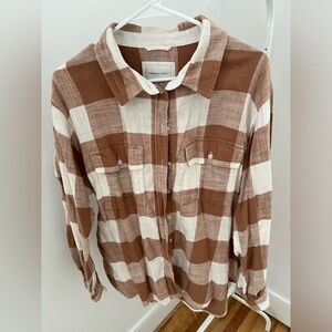 American Eagle brown and white checkered flannel lightweight